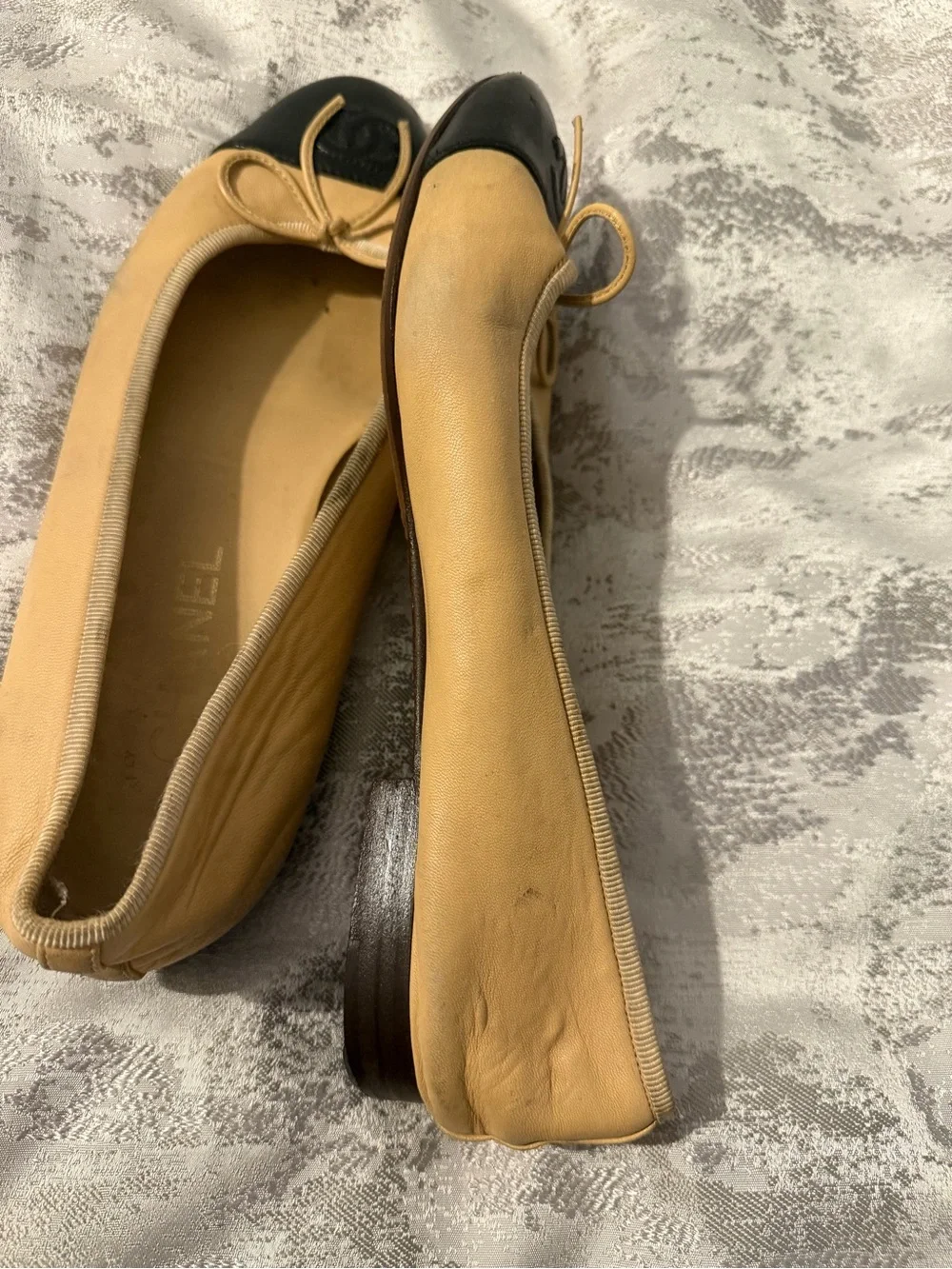 CHANEL Lambskin Beige & Black Ballet Flats